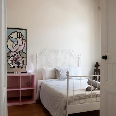 Memeraki Artist Residency Homestay *