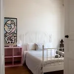 Memeraki Artist Residency Habitación en casa particular *